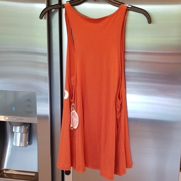 💕SHOW ME YOUR MUMU Hello Weekend Graphic Tank Top - Picture 2 of 7